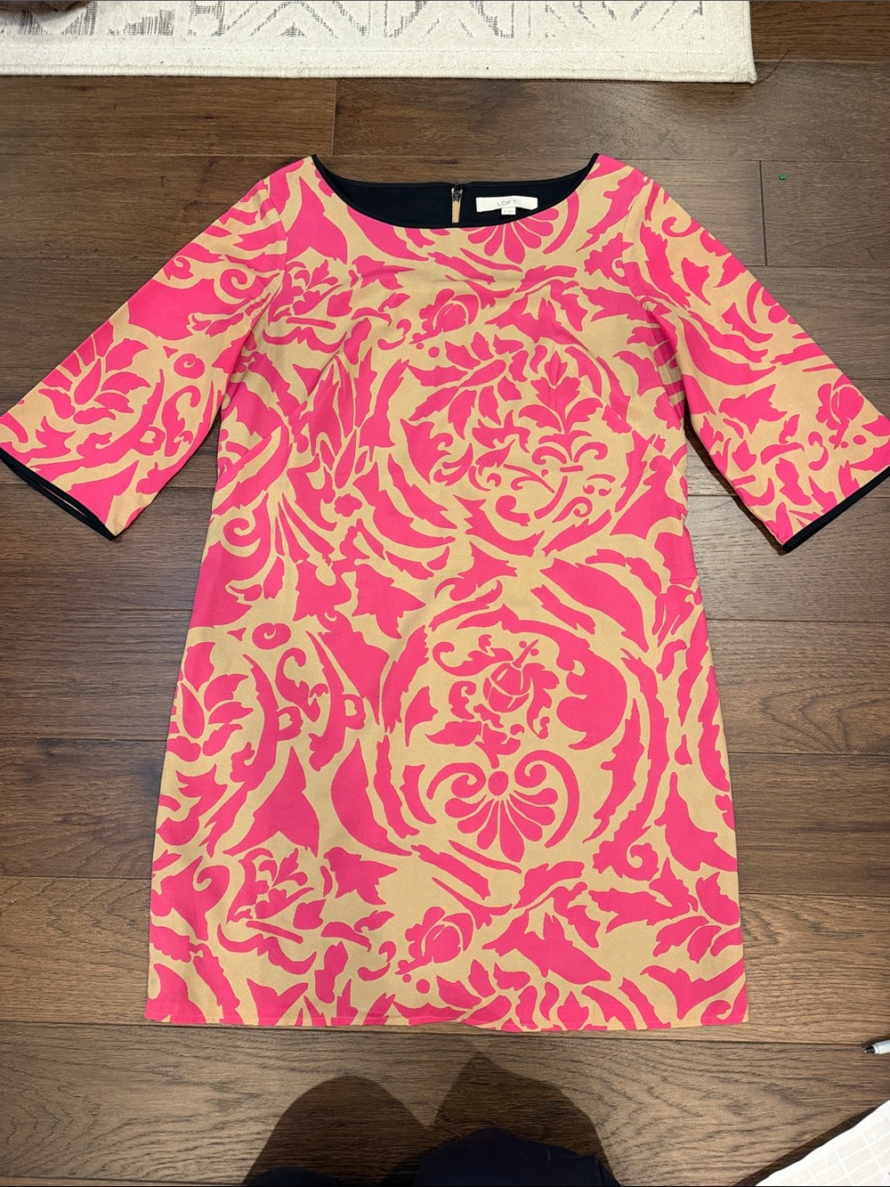 LOFT Pink and Beige Floral-Scroll Shift Dress Size 8 - C52-081